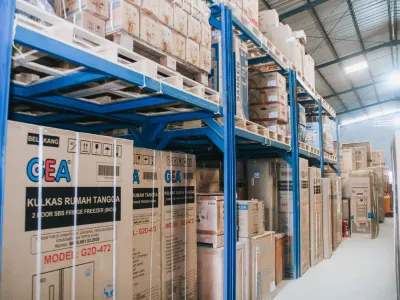 Refrigeration & kitchen equipment unit